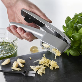 Presse et découpe ail